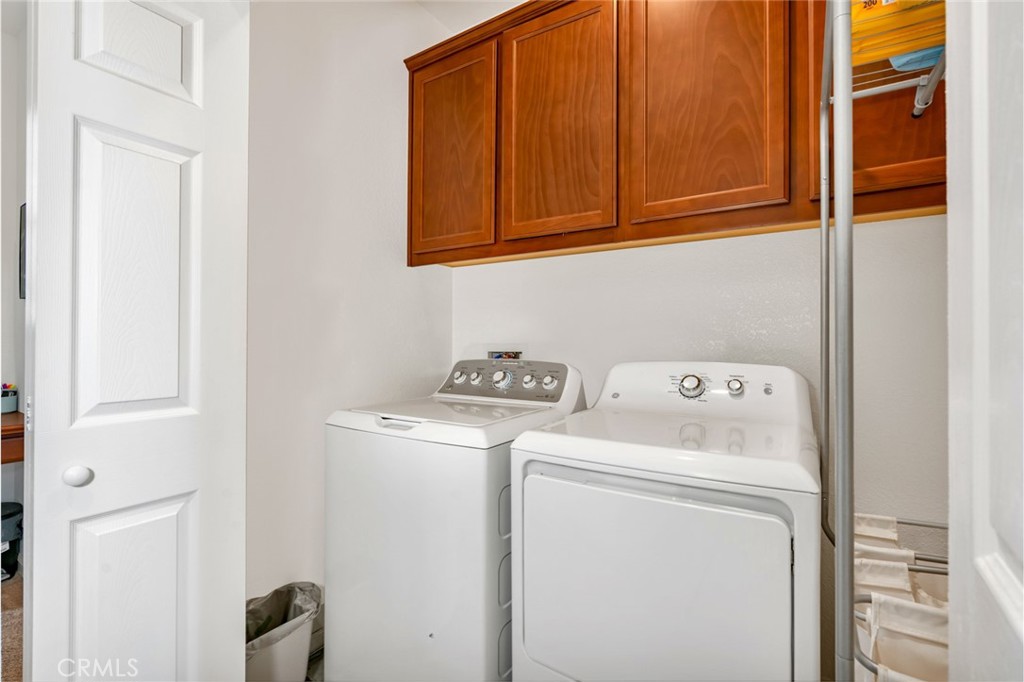 2936 Dillon Lane Merced, CA 95348 - Photo 22 of 34 a utility room with dryer and washer