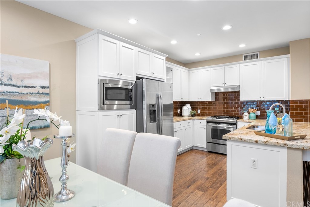 42 City Stroll Irvine, CA 92620 - Photo 13 of 36