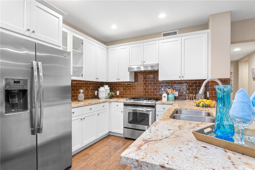 42 City Stroll Irvine, CA 92620 - Photo 14 of 36