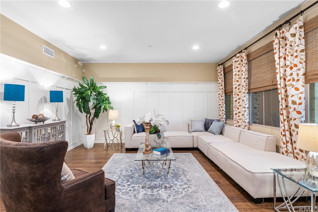 42 City Stroll Irvine, CA 92620 - Photo 8 of 36