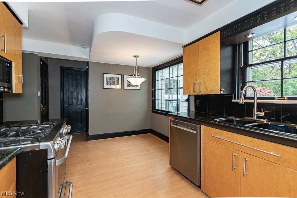 3232 Rumson Road Cleveland, OH 44118 - Photo 15 of 35