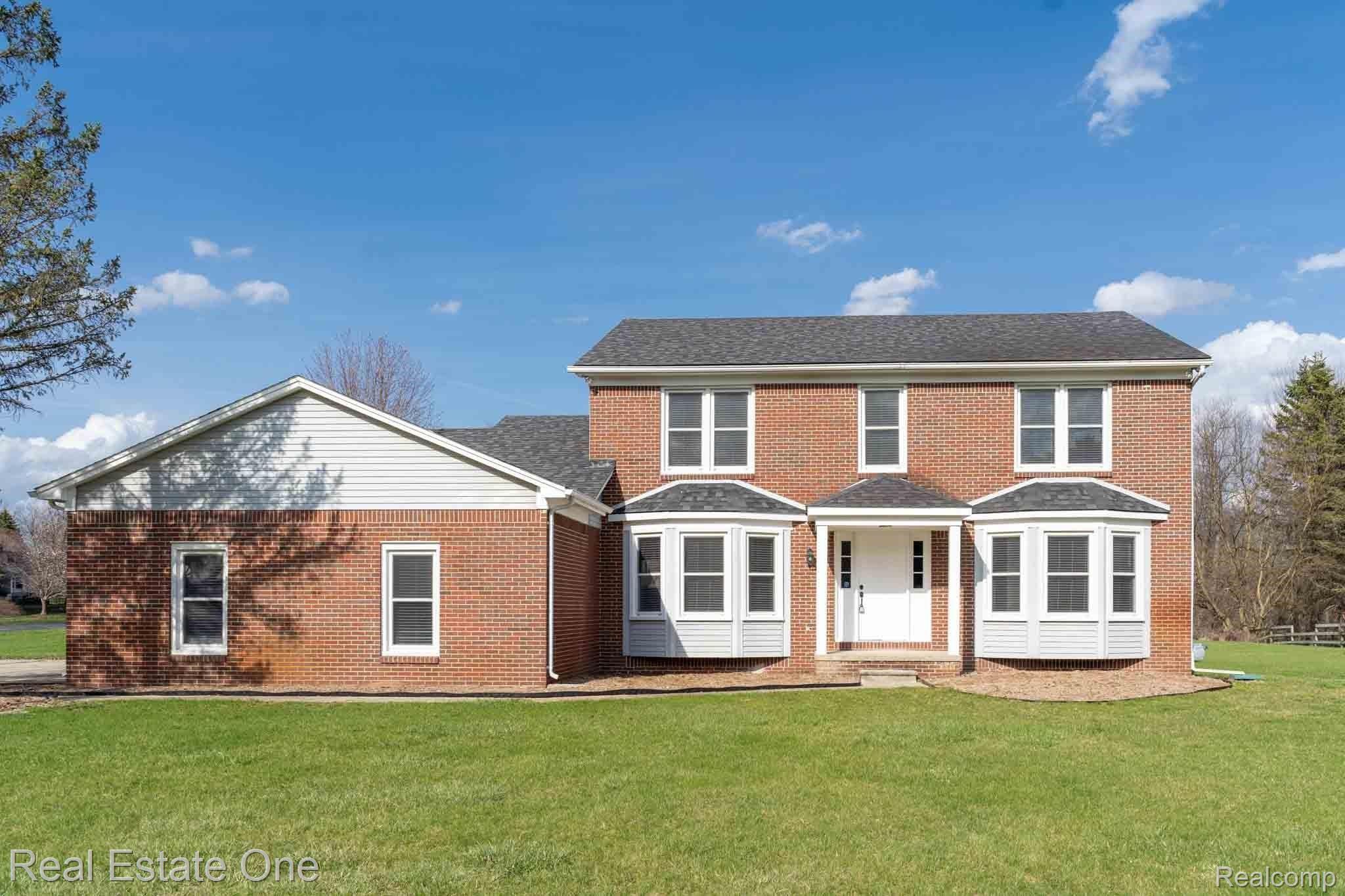 3337 Landview Drive Rochester, MI 48306 - Photo 1 of 64 LandviewExt-8.jpg