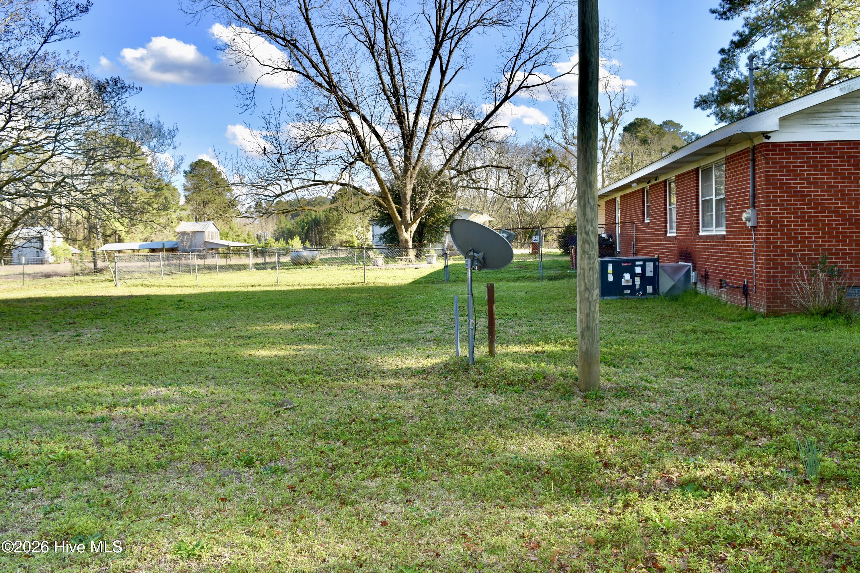5271 Tobacco Road Orrum, NC 28369 - Photo 4 of 44 IMG_9022