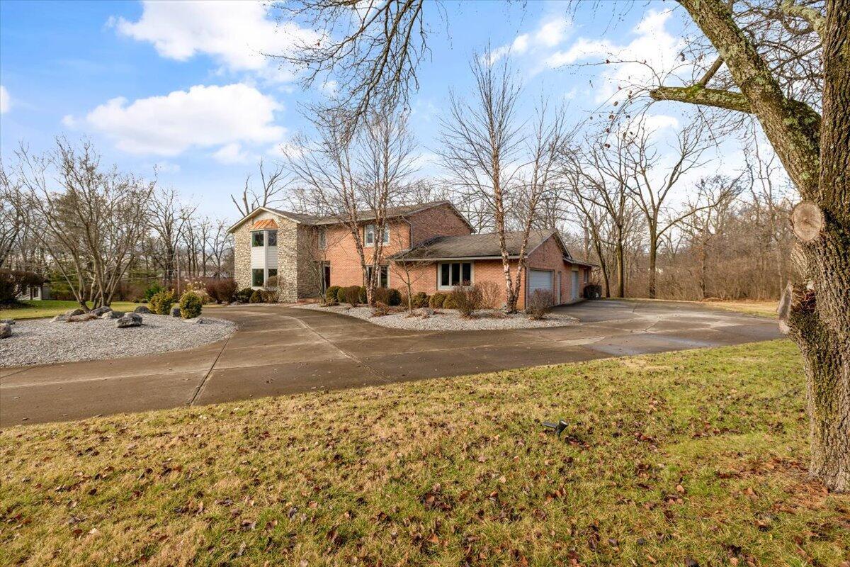 930 Raintree Court Westerville, OH 43081 - Photo 2 of 55 03-Front-930 Raintree Ct-048