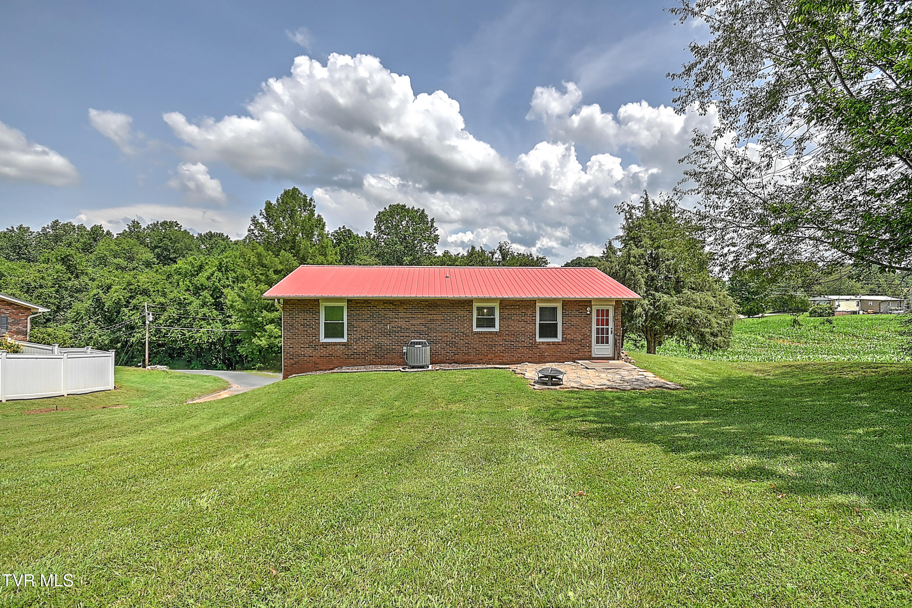 2074 Old State Rte 34 Telford, TN 37690 - Photo 26 of 31 26