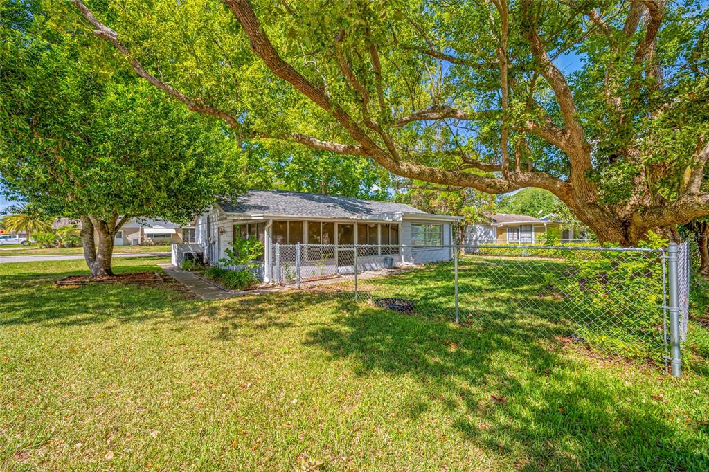 8705 Powderhorn Row Hudson, FL 34667 - Photo 5 of 49