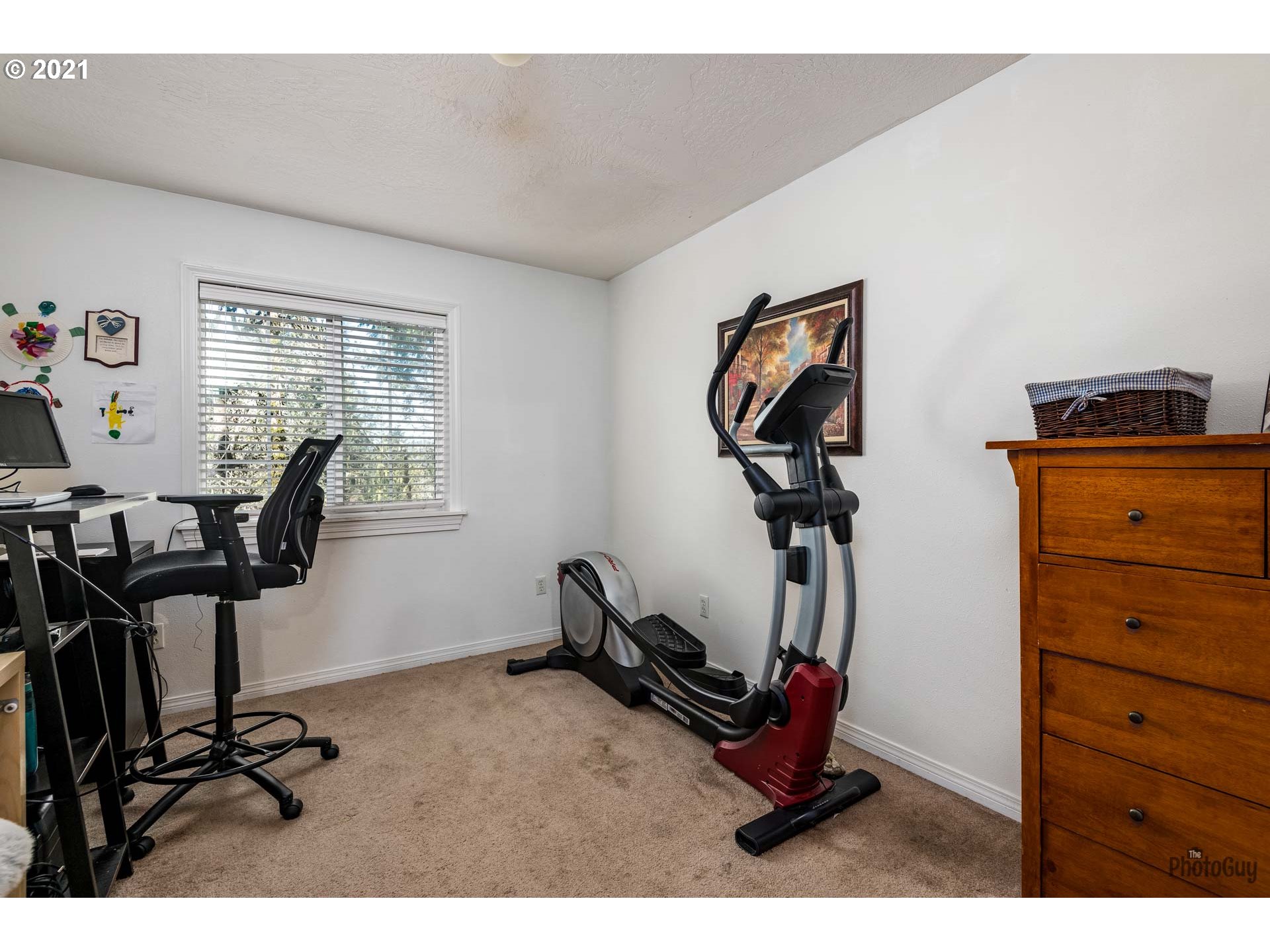 7277 Forsythia Street Springfield, OR 97478 - Photo 25 of 29 a view of a workspace with furniture and windows