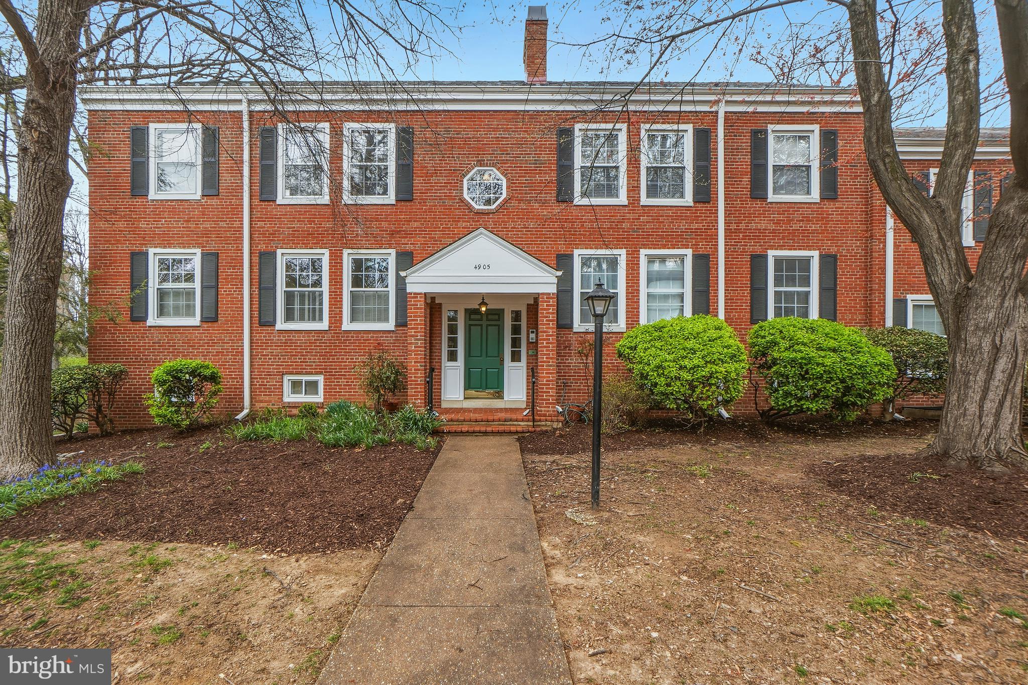 4905 29th Road South, Unit B1 Arlington, VA 22206 - Photo 1 of 52 a front view of a house with garden