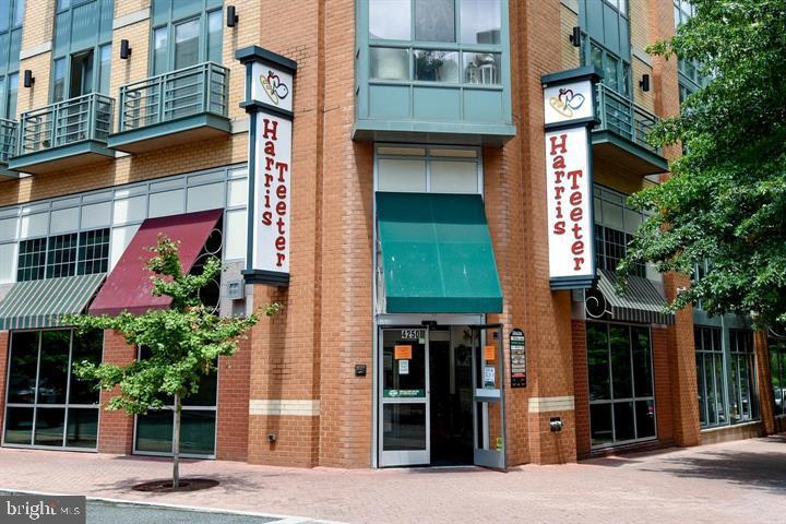 4905 29th Road South, Unit B1 Arlington, VA 22206 - Photo 52 of 52 a multi story building with an outdoor space
