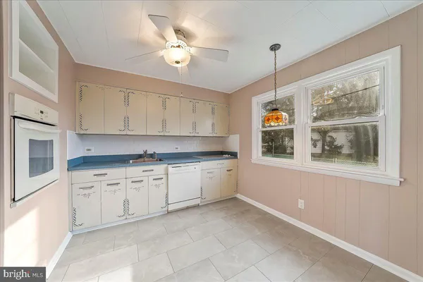 $2,200 | 201 Trimble Boulevard, Brookhaven, PA 19015