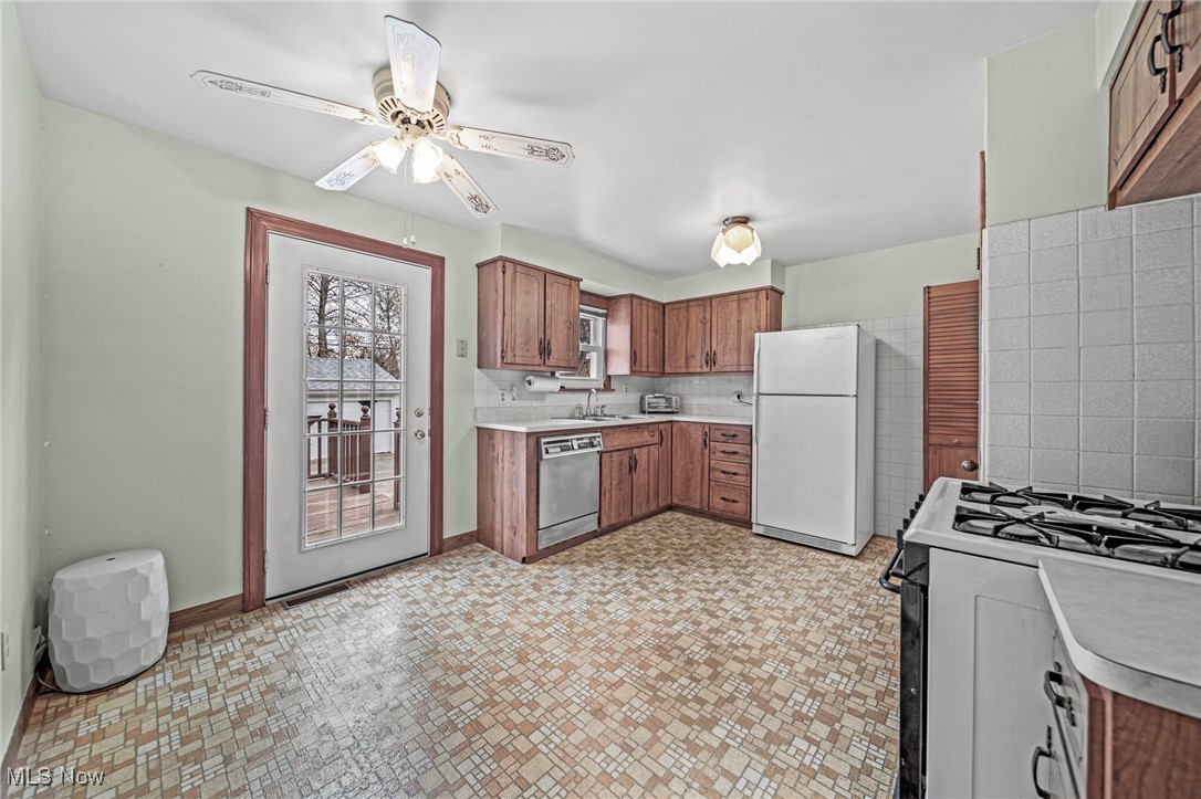 1199 Mayfield Ridge Road Cleveland, OH 44124 - Photo 13 of 20