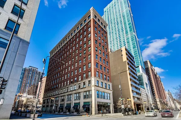 $335,000 | 888 South Michigan Avenue, Unit 601, Chicago, IL 60605
