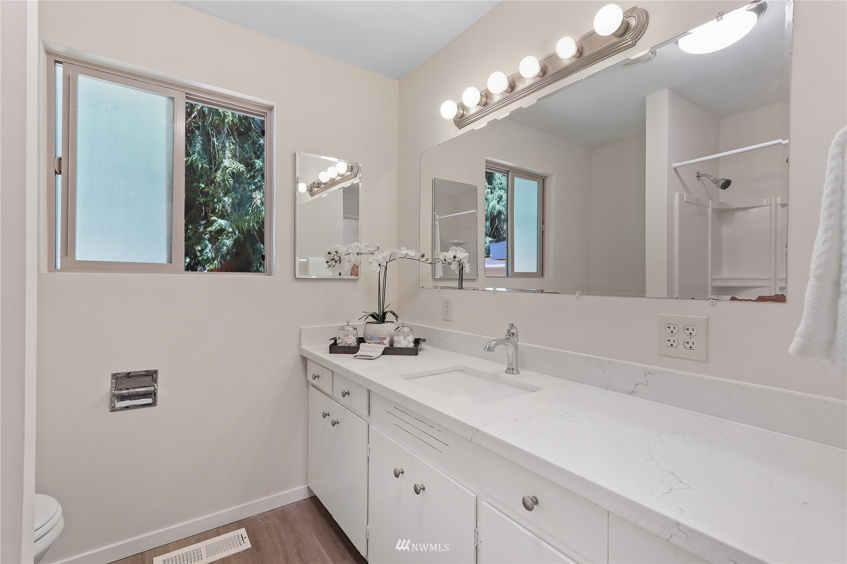9228 Northeast 183rd Street Bothell, WA 98011 - Photo 21 of 34 Gallery Image 21
