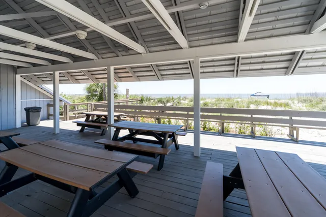 $998,600 | 1 Battery Park Road, Edisto Island, SC 29438