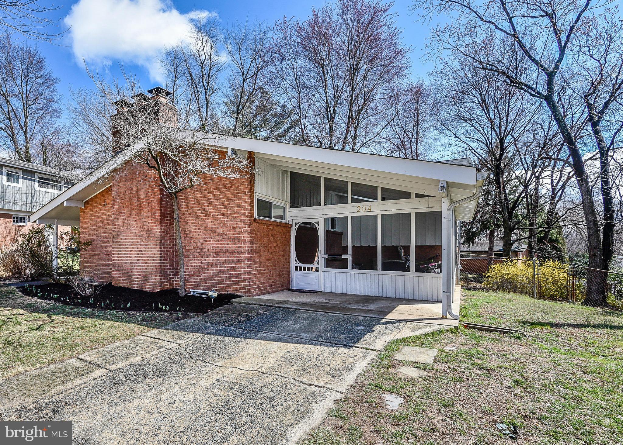 204 Bluff Terrace Silver Spring, MD 20902 - Photo 29 of 30 Exterior (Front)