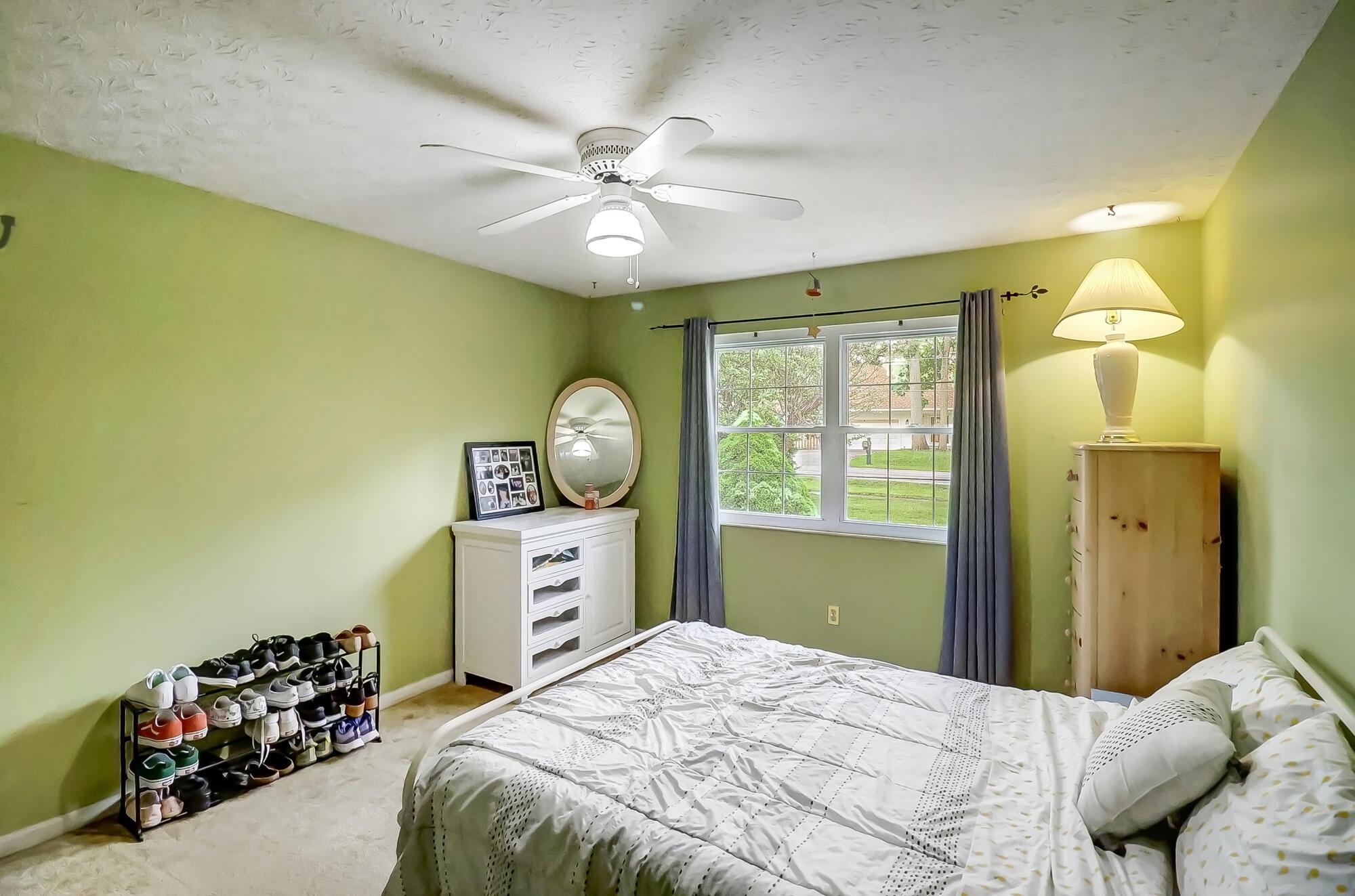 561 Clotts Road Columbus, OH 43230 - Photo 14 of 20 Guest Bedroom 2