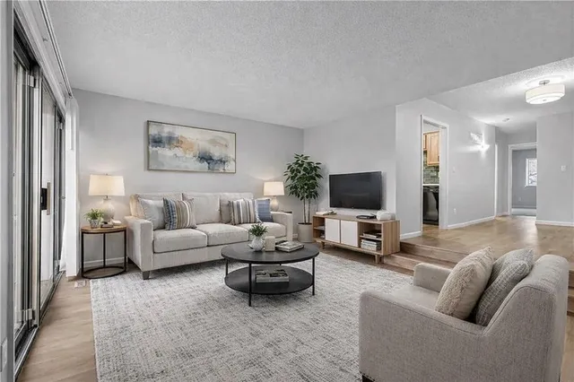 $965,000 | 1726 East 97th Street, Kansas City, MO 64131