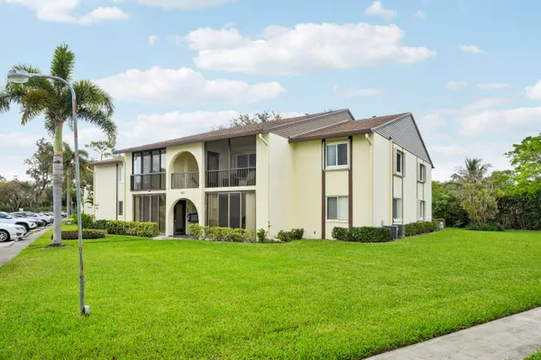 $1,650 | 5900 Whispering Pine Way, Unit A1, Greenacres, FL 33463