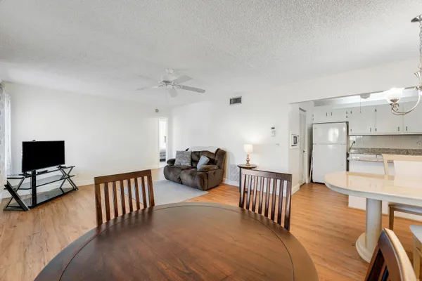 $1,650 | 5900 Whispering Pine Way, Unit A1, Greenacres, FL 33463