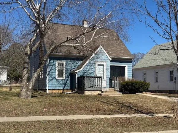 $129,900 | 4124 West Kiehnau Avenue, Milwaukee, WI 53209