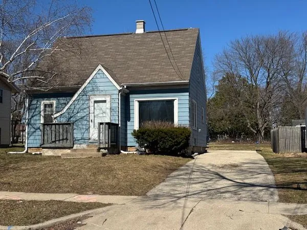 $129,900 | 4124 West Kiehnau Avenue, Milwaukee, WI 53209