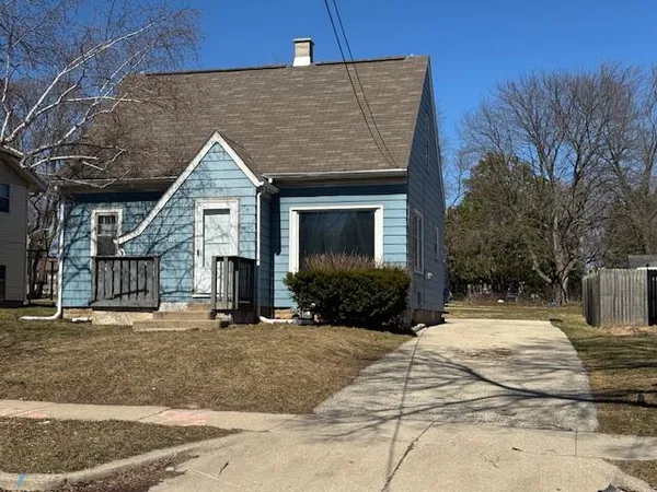 $129,900 | 4124 West Kiehnau Avenue, Milwaukee, WI 53209