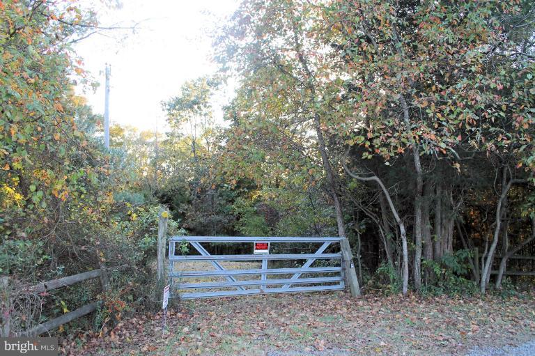 0 Conde Road Marshall, VA 20115 - Photo 4 of 10 Entrance Gate