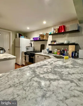 $2,400 | 72 West Ferry Street, New Hope, PA 18938