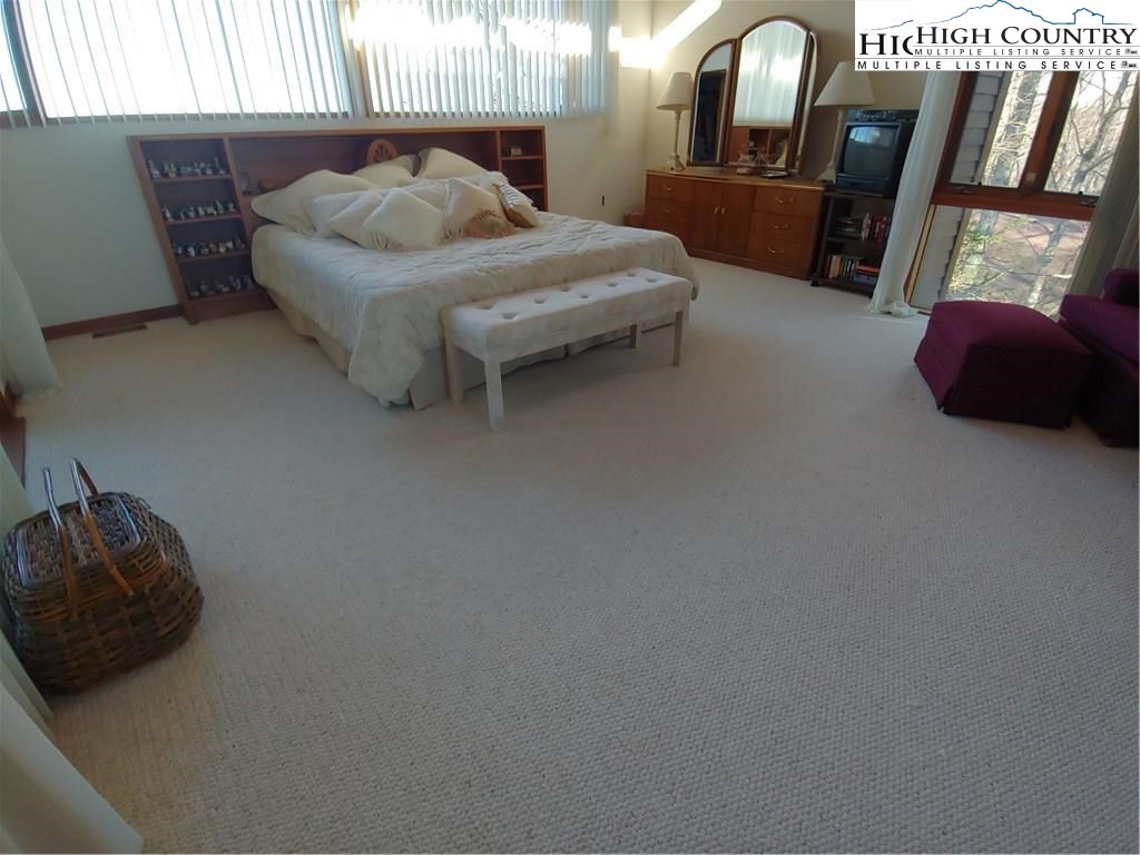 122 Grassy Gap Loop Road Beech Mountain, NC 28604 - Photo 26 of 44 Gallery Image 26
