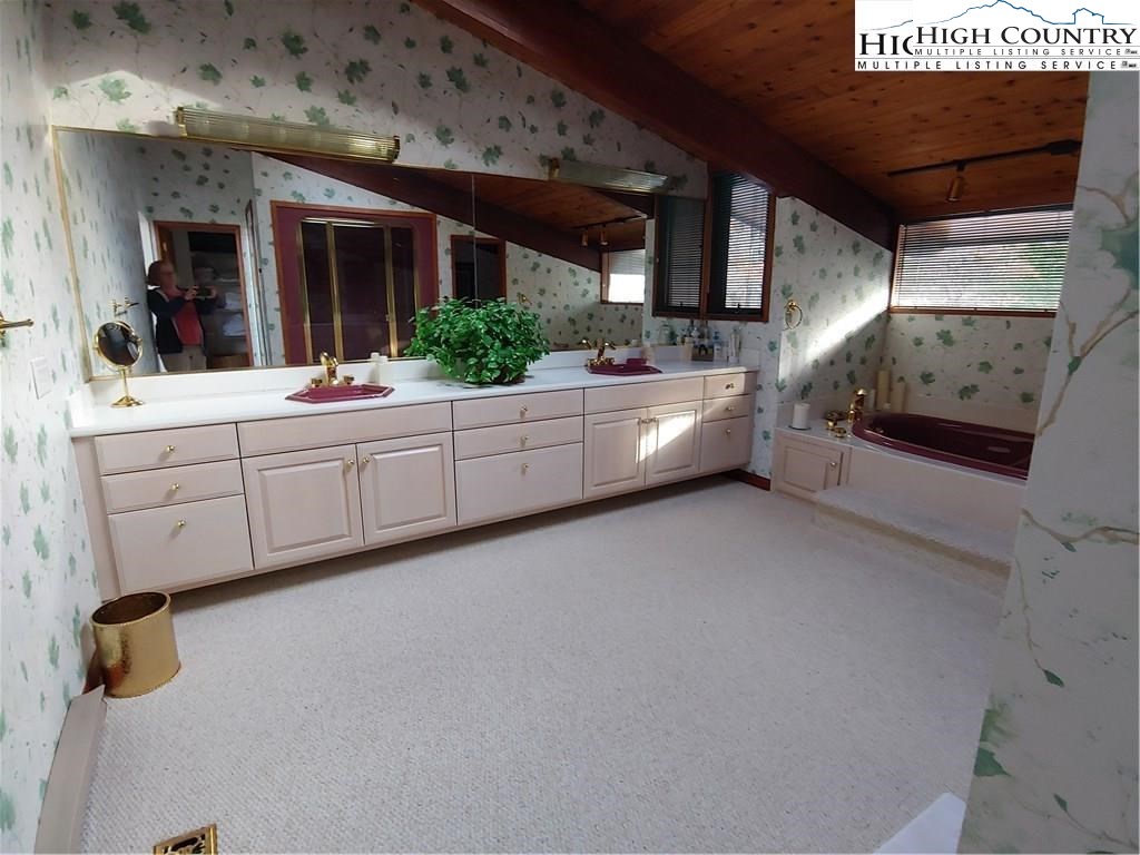 122 Grassy Gap Loop Road Beech Mountain, NC 28604 - Photo 31 of 44 Gallery Image 31