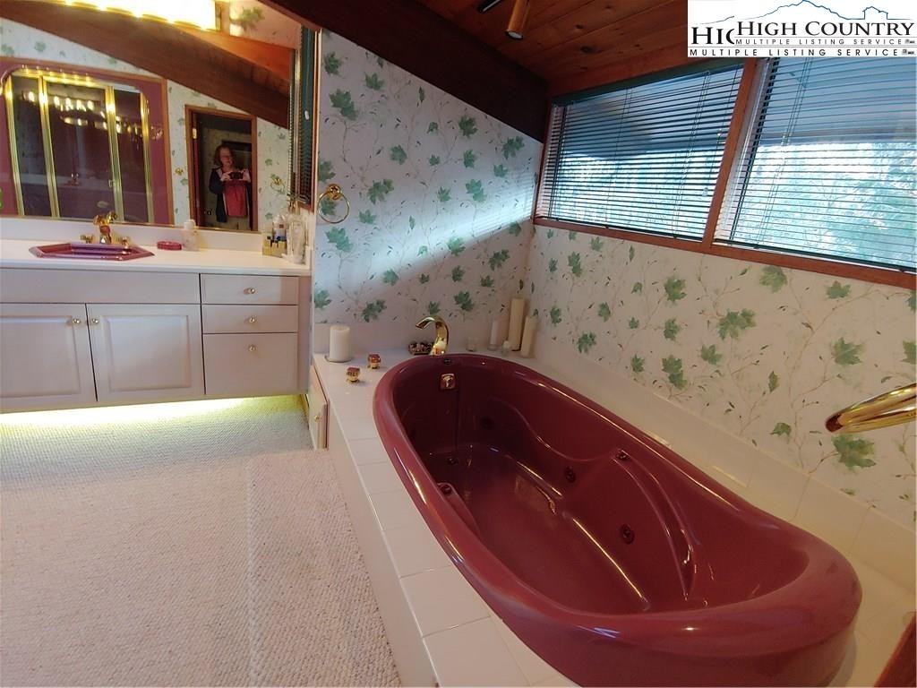 122 Grassy Gap Loop Road Beech Mountain, NC 28604 - Photo 33 of 44 Gallery Image 33
