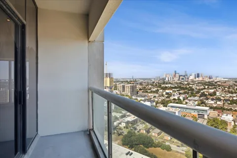 $1,670,000 | 1701 Hermann Drive, Unit 27CE, Houston, TX 77004