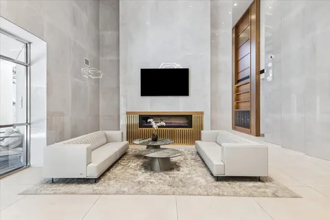 $1,670,000 | 1701 Hermann Drive, Unit 27CE, Houston, TX 77004