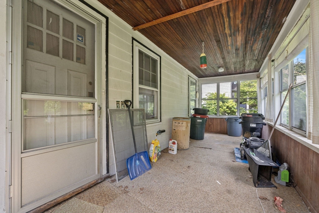 242 Lincoln Street Lexington, MA 02421 - Photo 4 of 30