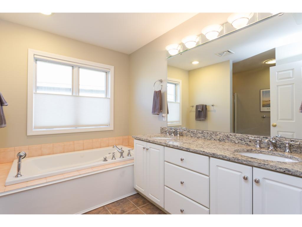 225 Cushing Road, Unit 225 Newmarket, NH 03857 - Photo 19 of 36