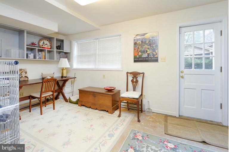 12209 Quorn Lane Reston, VA 20191 - Photo 22 of 27 Interior (General)
