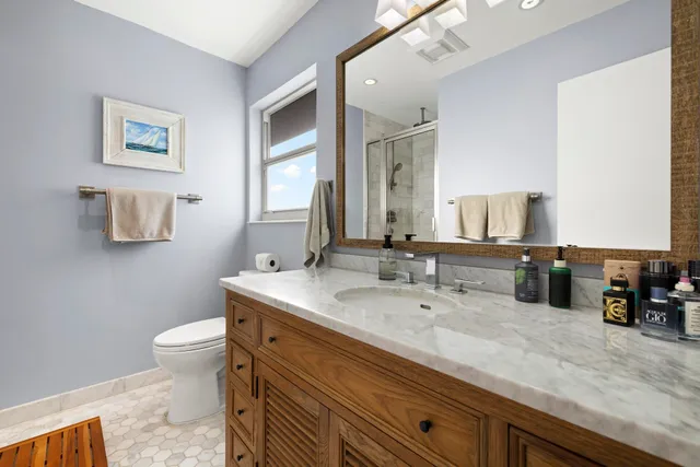 $7,800 | 6251 Northeast 19th Terrace, Fort Lauderdale, FL 33308