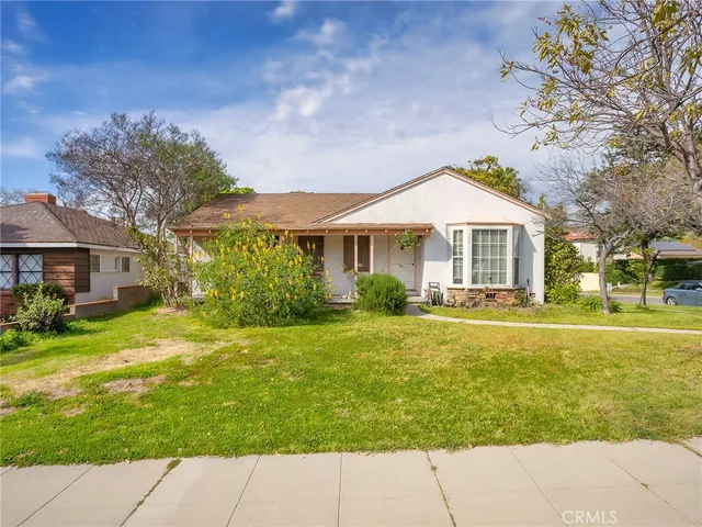 $1,389,983 | 441 Dartmouth Road, Burbank, CA 91504