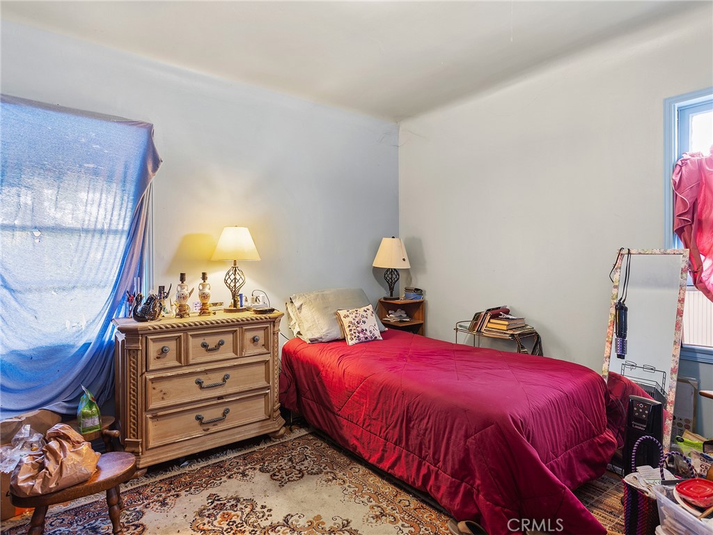 441 Dartmouth Road Burbank, CA 91504 - Photo 19 of 34 Bedroom