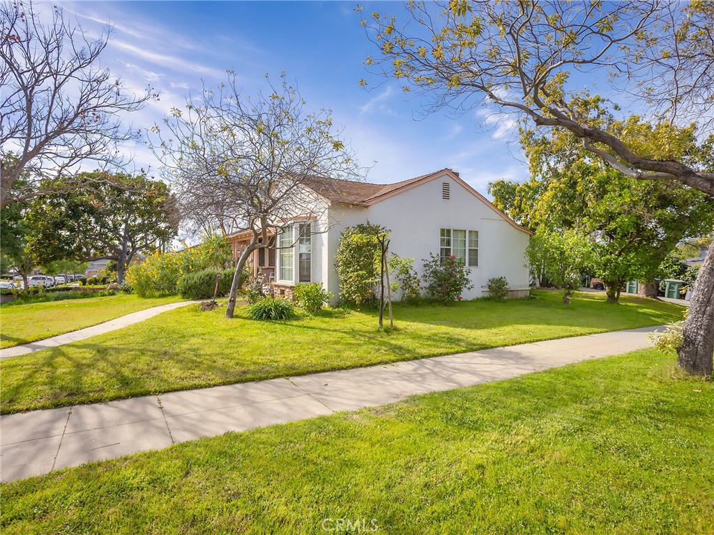 441 Dartmouth Road Burbank, CA 91504 - Photo 6 of 34 Front