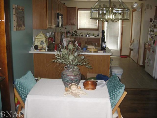 1407 Windham Hill Road Bloomington, IL 61704 - Photo 4 of 16