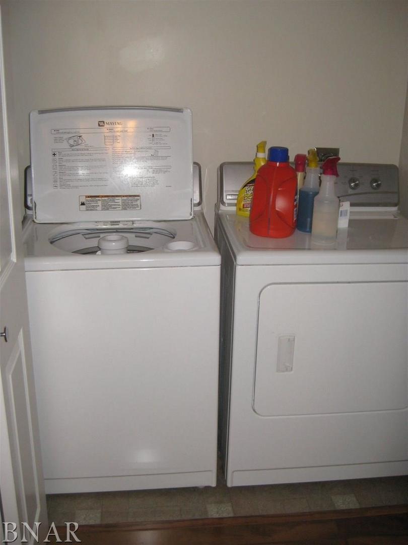 1407 Windham Hill Road Bloomington, IL 61704 - Photo 6 of 16