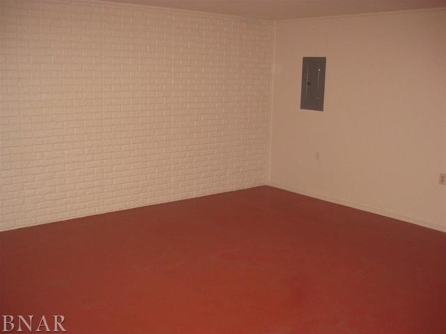 1407 Windham Hill Road Bloomington, IL 61704 - Photo 10 of 16