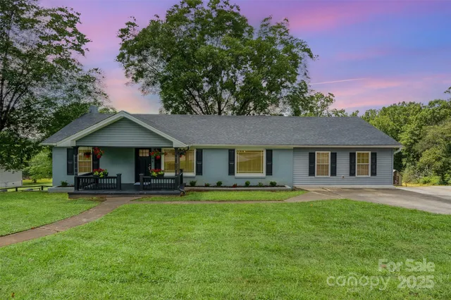 $499,999 | 1164 Bradford Mountain Road, Lenoir, NC 28645