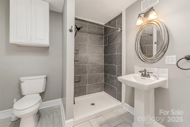 $499,999 | 1164 Bradford Mountain Road, Lenoir, NC 28645