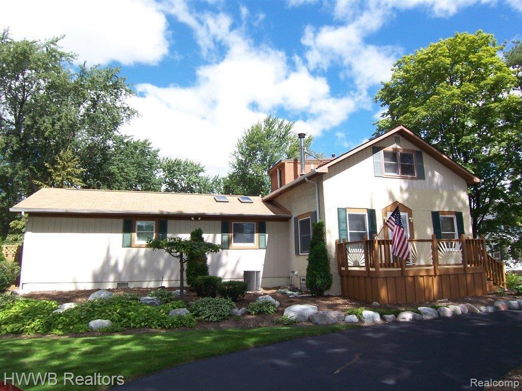 120 West Wattles Road Troy, MI 48098 - Photo 2 of 26 100_2441.jpg
