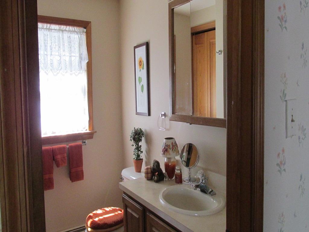 201 Bartlett Brook Road Pomfret, VT 05067 - Photo 13 of 20