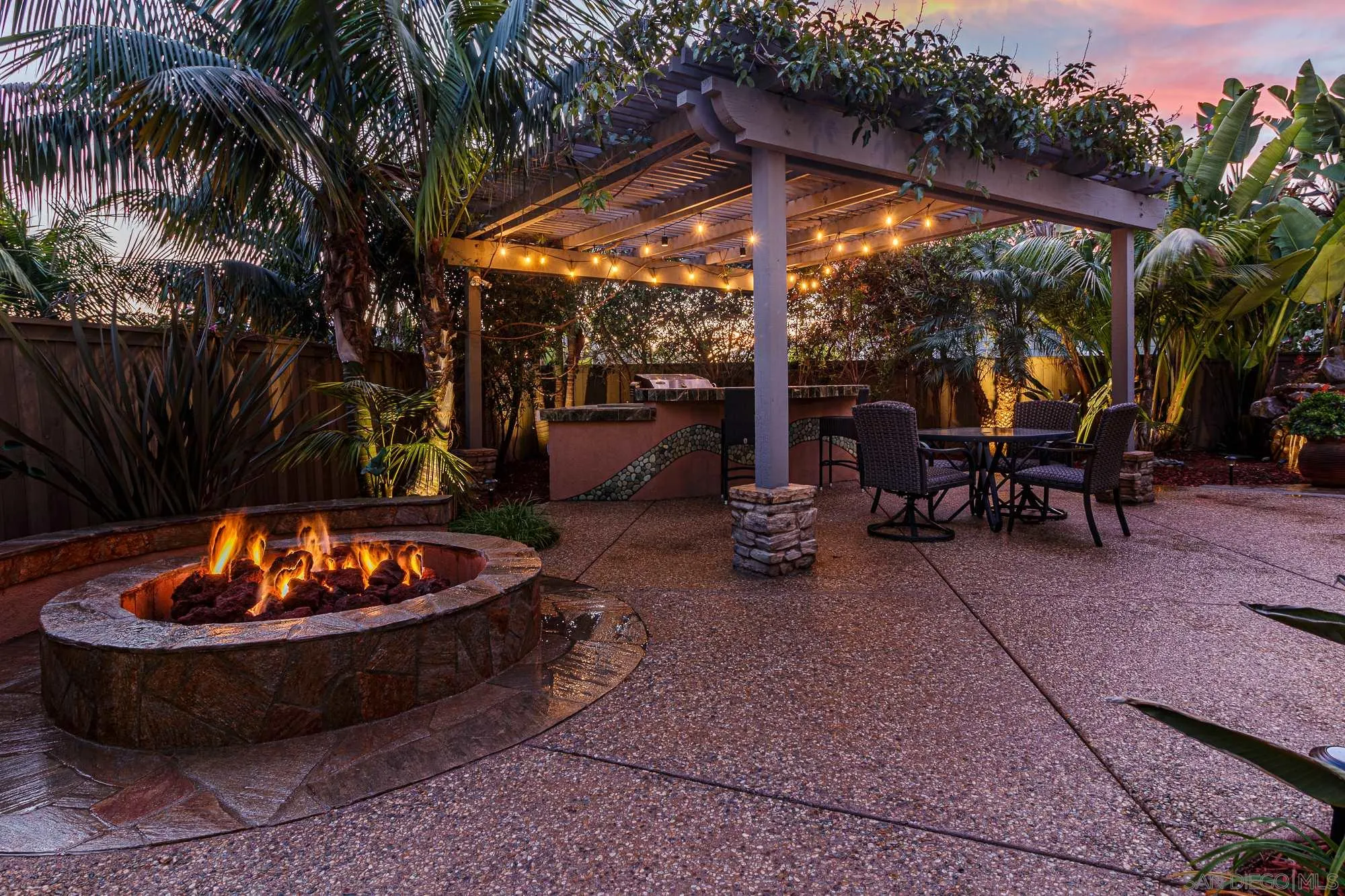 1908 Paxton Way Encinitas, CA 92024 - Photo 2 of 33 Gallery Image 2