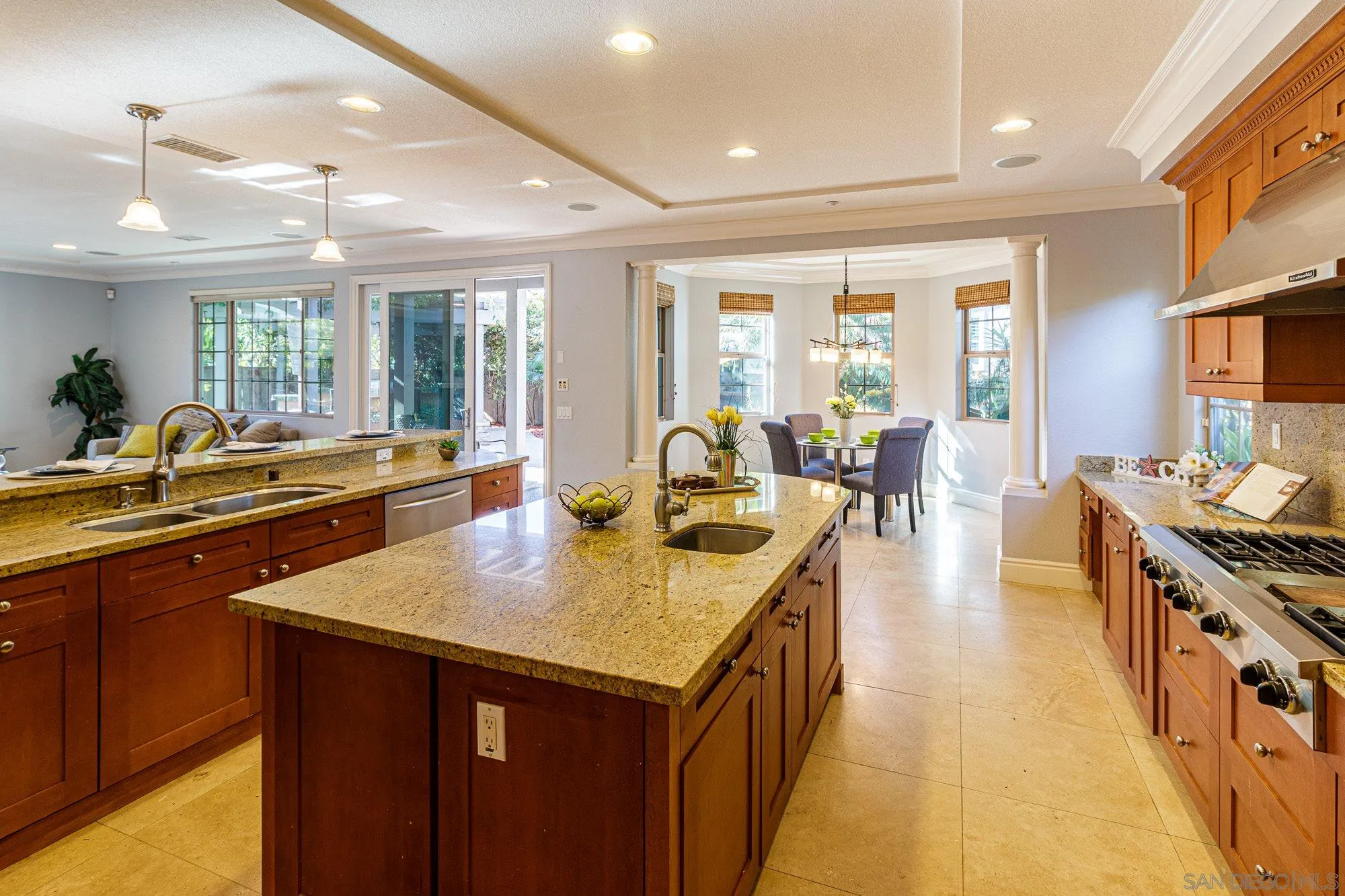 1908 Paxton Way Encinitas, CA 92024 - Photo 6 of 33 Gallery Image 6