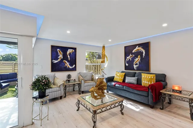 $3,650 | 10310 Northwest 5th Terrace, Unit 426, Miami, FL 33172